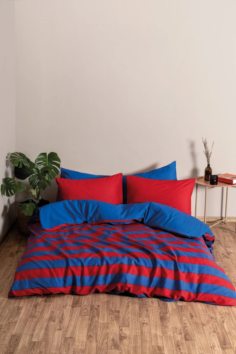 Popping Colors Çift Kişilik Lastikli Çarşaflı Nevresim Takımı Blaze Kırmızı 180x200 - 0