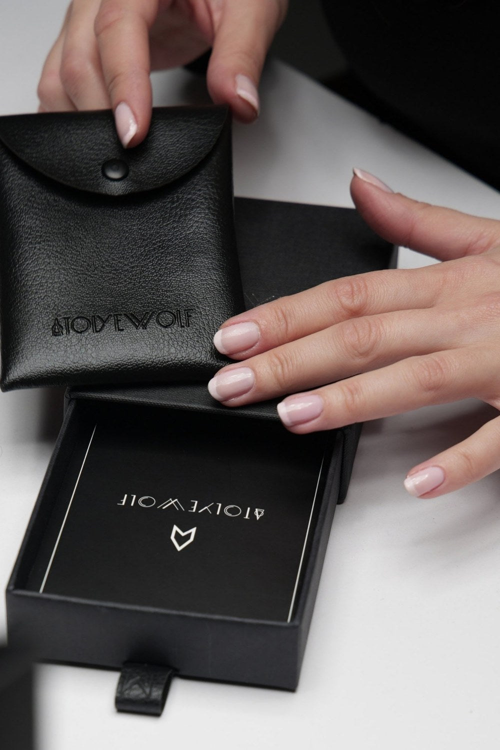 Mineli Sekizgen Plaka Makrome Bileklik, Beyaz - Oksitli - 2