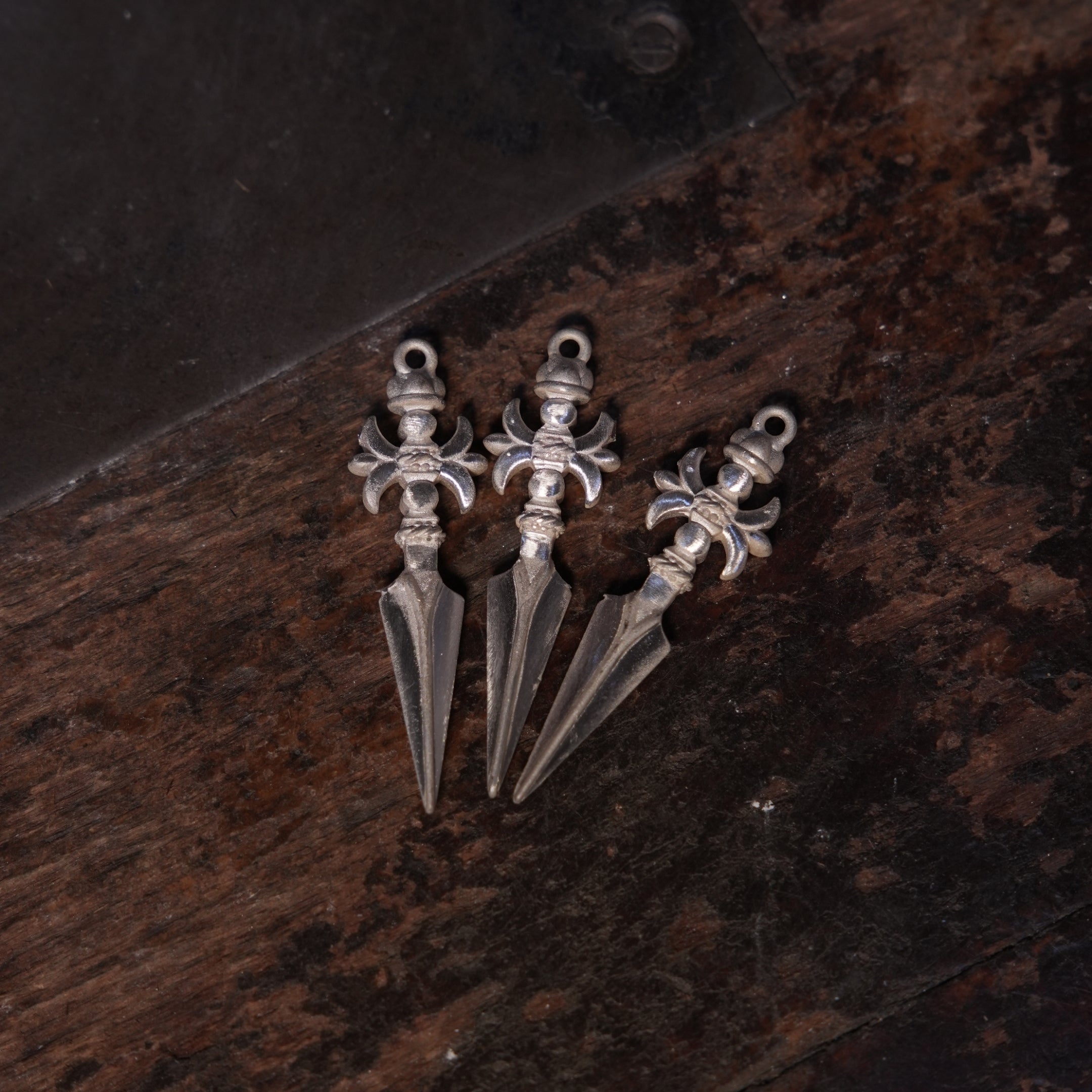 Spear Necklace In Gold