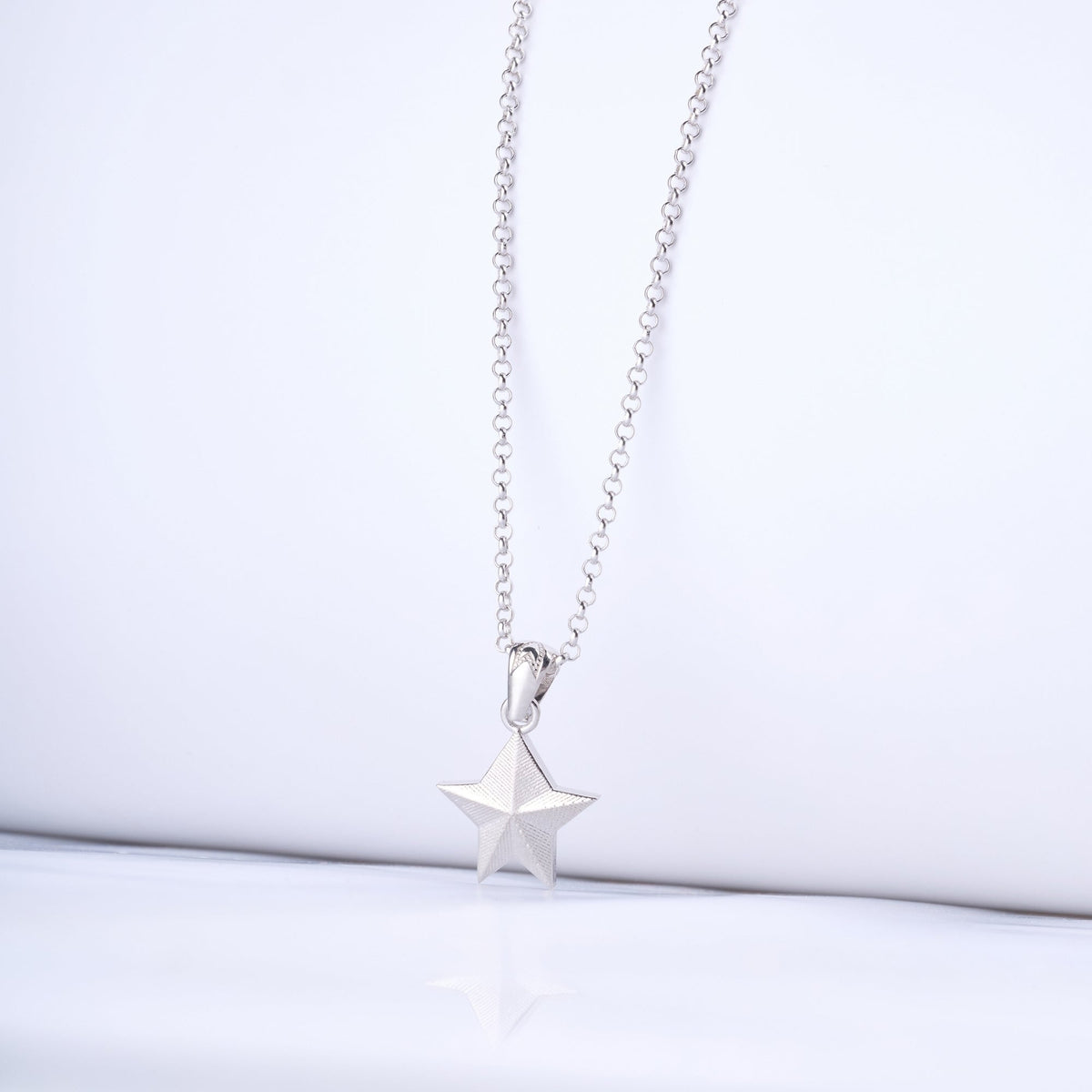 Single Star Necklace In Silver