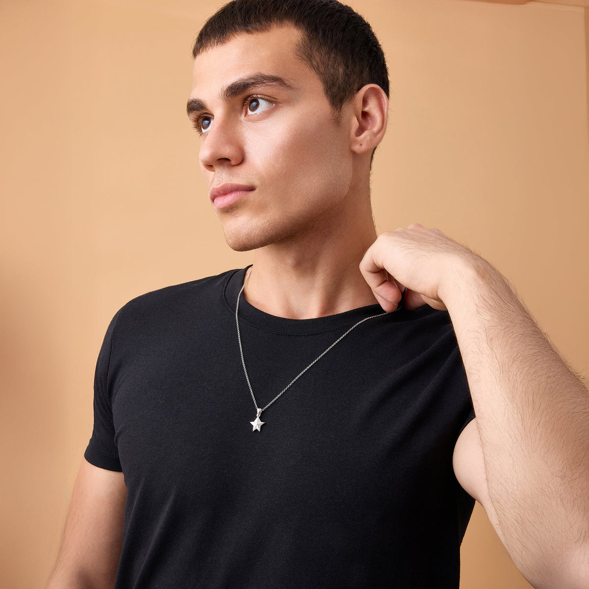 Single Star Necklace In Silver