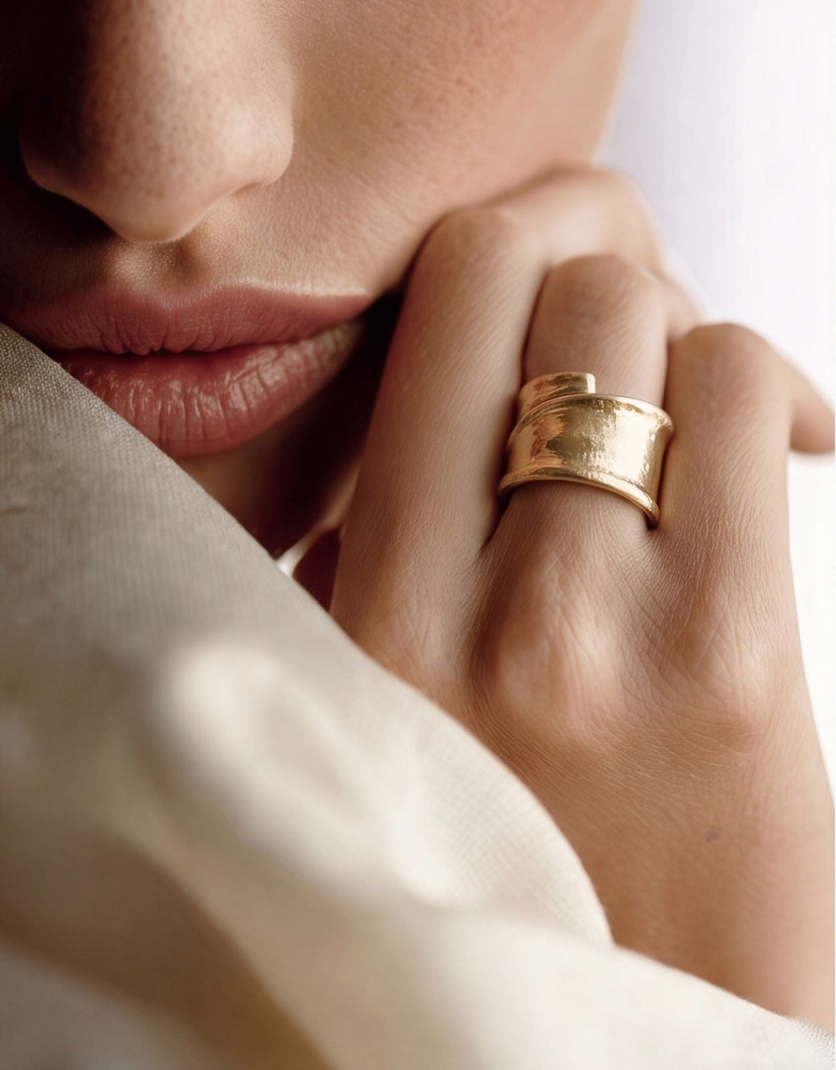 Elia Ring