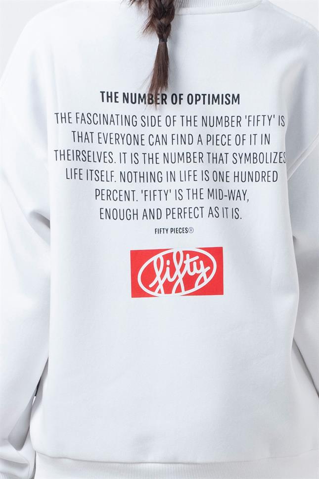 Kadın Beyaz Oversize Sırt Baskılı Sweatshirt