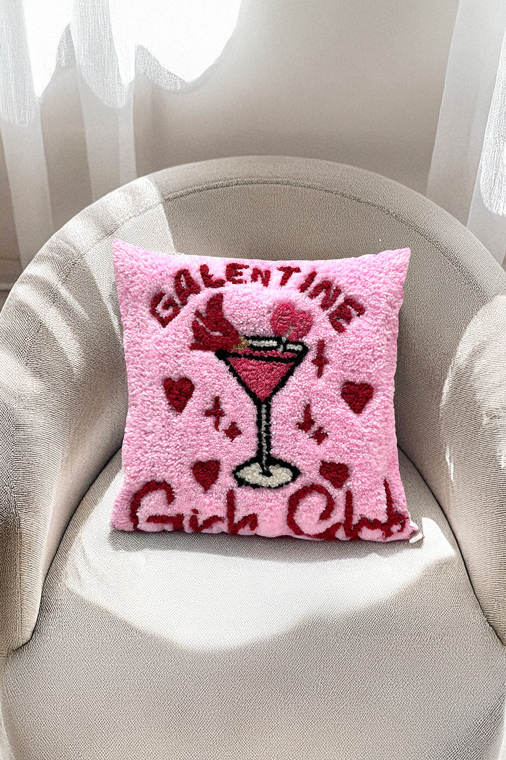 Fille á Fille Design Studio-Galentine Girls Club Yastık-Kırlent-5-milagron.live