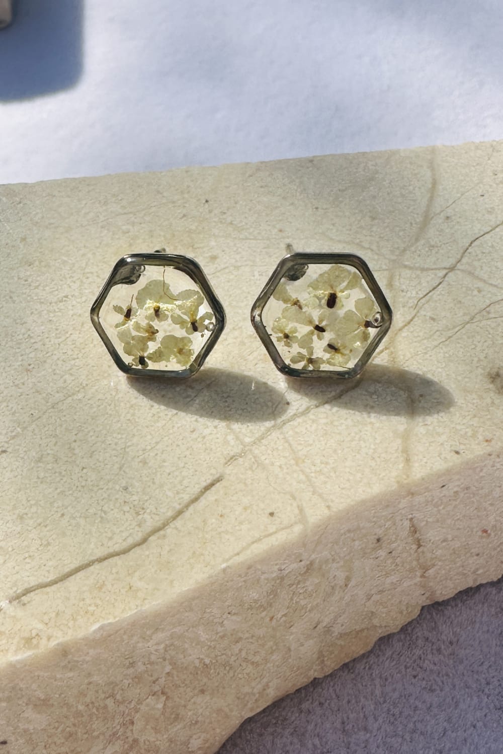 Fiorel Design-Teeny Weeny Hexagon Rhodium - White-Küpe-1-milagron.live