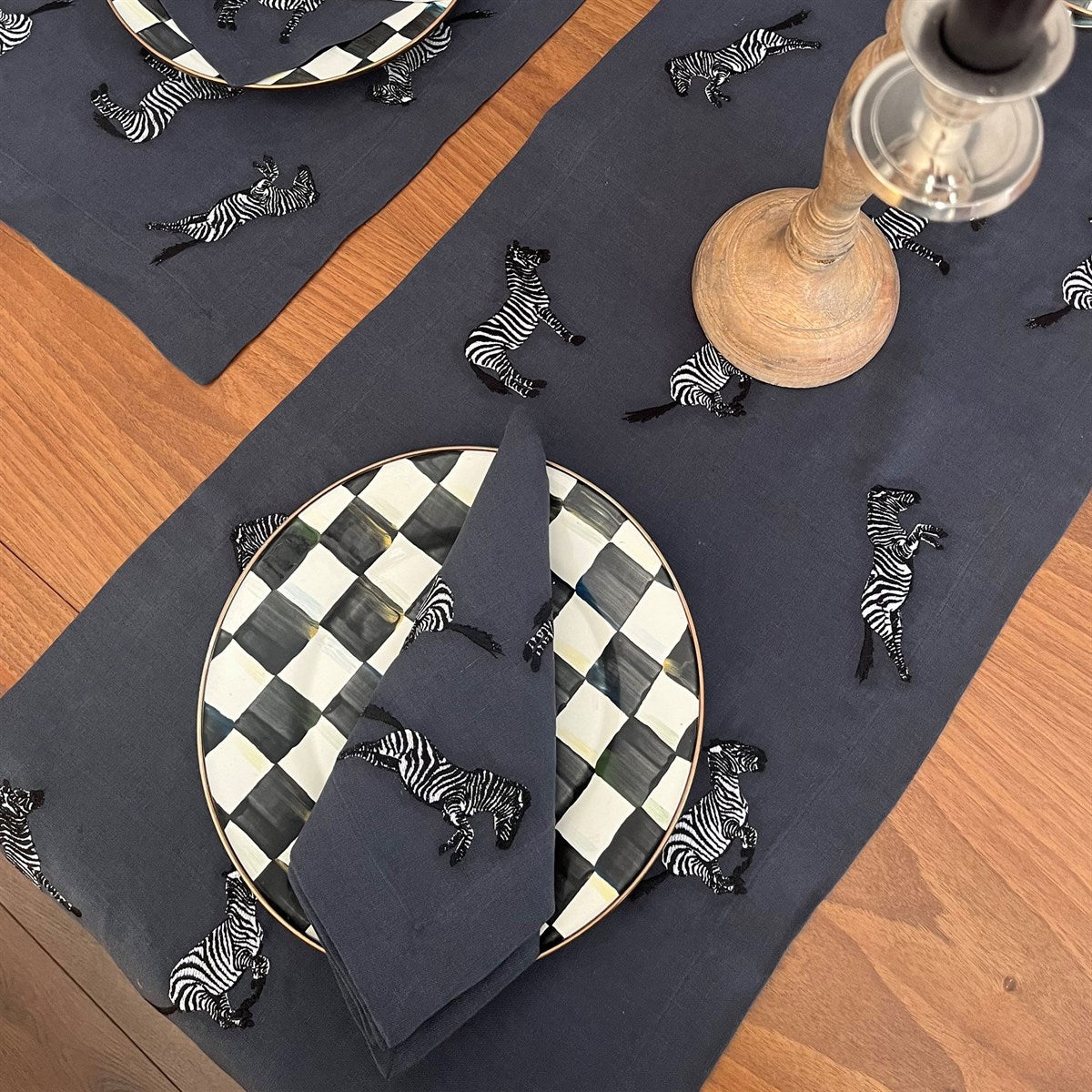 Zebra Deseni Nakış İşlemeli Dekoratif Antrasit Gri Keten Runner