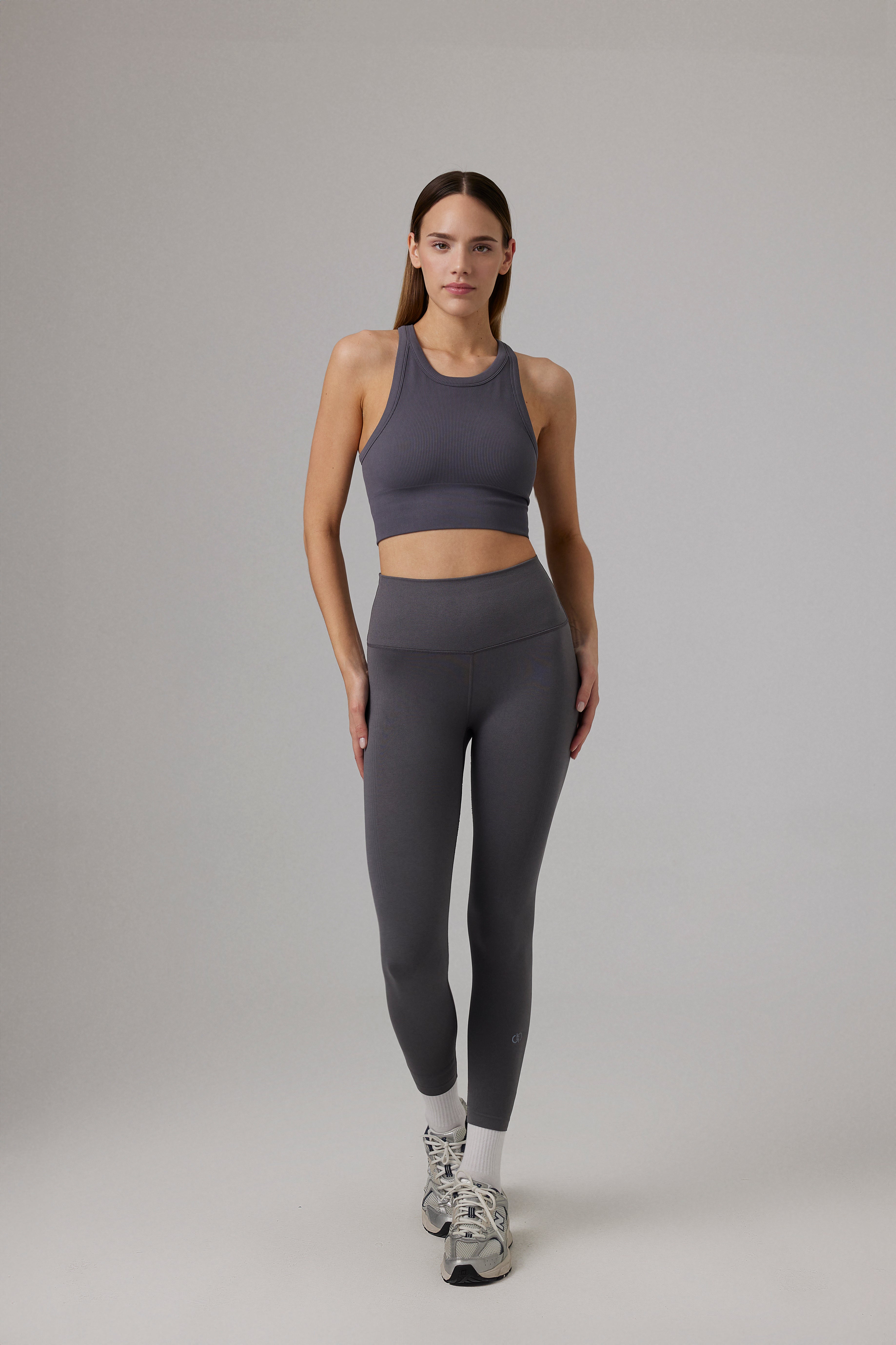 Glo Studio-Zola Seamless Crop Ash-Crop Top-1-milagron.live