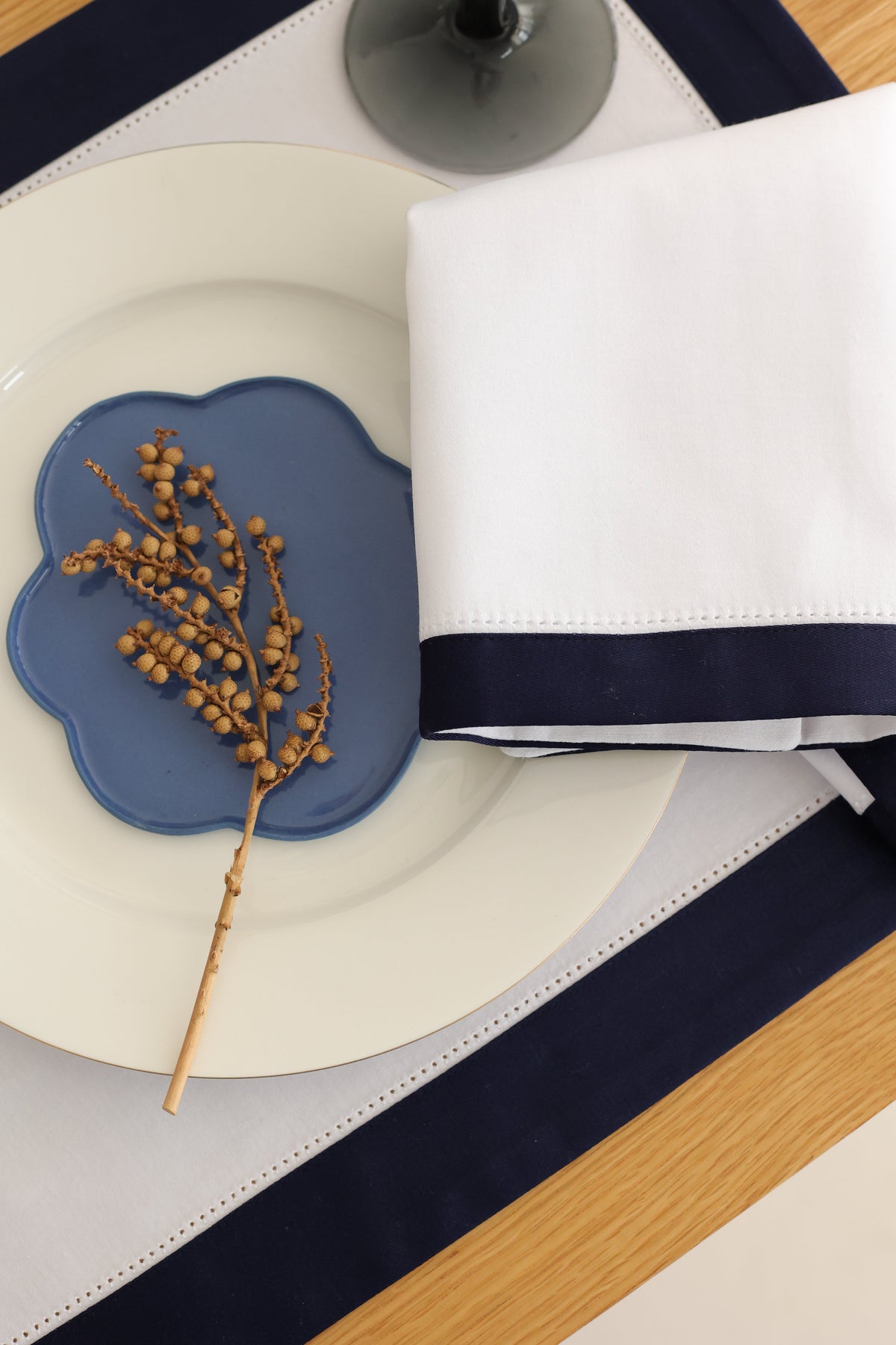 Km Home Collection-2'li Set Navy White Peçete-Sunum Aksesuarları-3-milagron.live