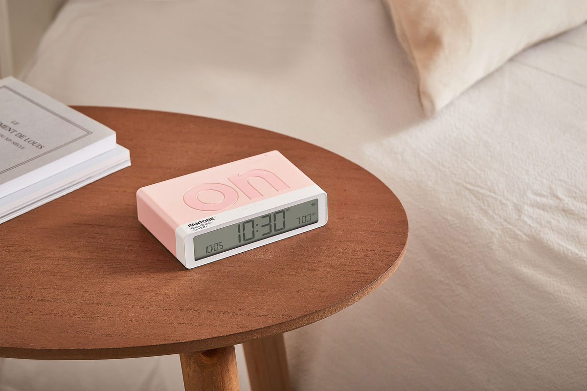 Lexon-X Pantone Flip Klasik şarj Edilebilir Alarm Saat Pembe-Alarm Saatler-2-milagron.live