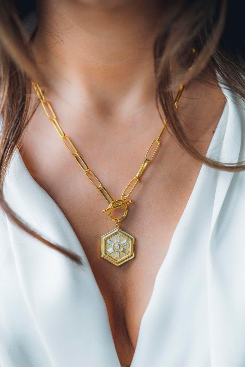 Linya Jewellery-Miyness Baget Madalyon Kolye Gold-Kolye-1-milagron.live
