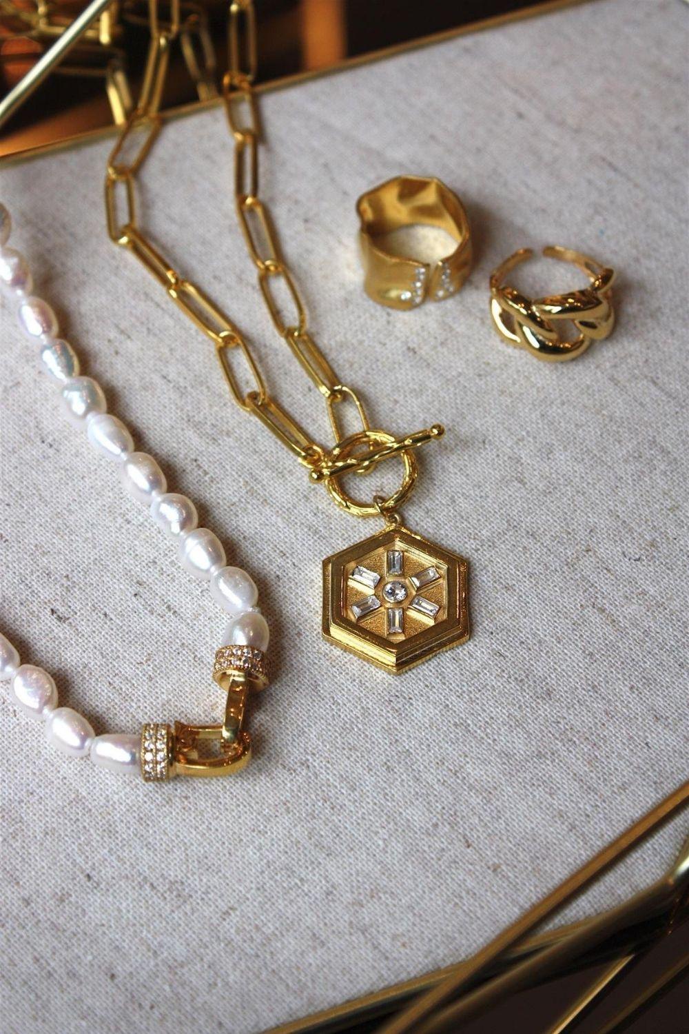 Linya Jewellery-Miyness Baget Madalyon Kolye Gold-Kolye-2-milagron.live