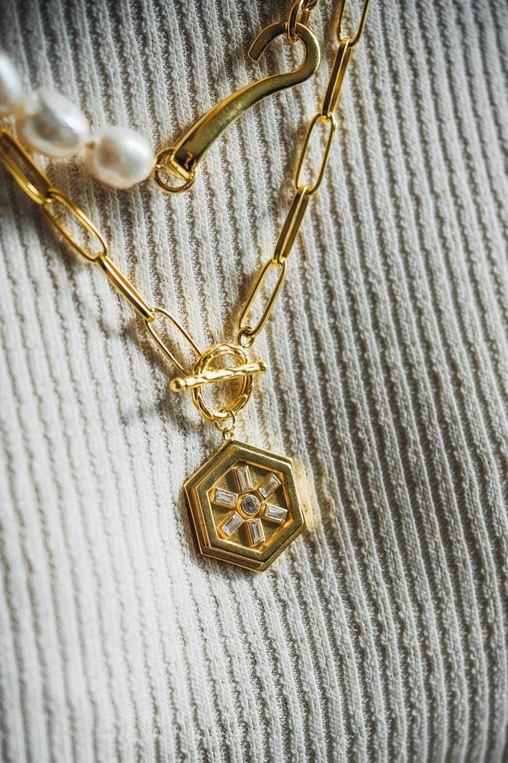 Linya Jewellery-Miyness Baget Madalyon Kolye Gold-Kolye-3-milagron.live
