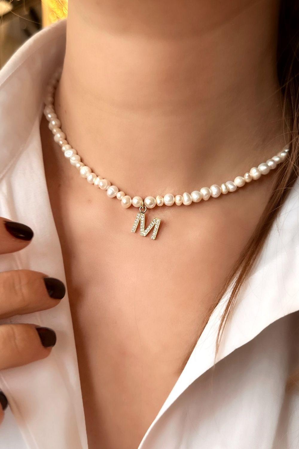 Linya Jewellery-Mono M Harfli İnci Kolye-Kolye-2-milagron.live