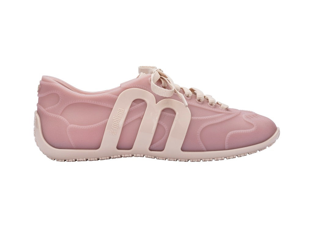 Melissa-Motion Ad-Sneakers-1-milagron.live