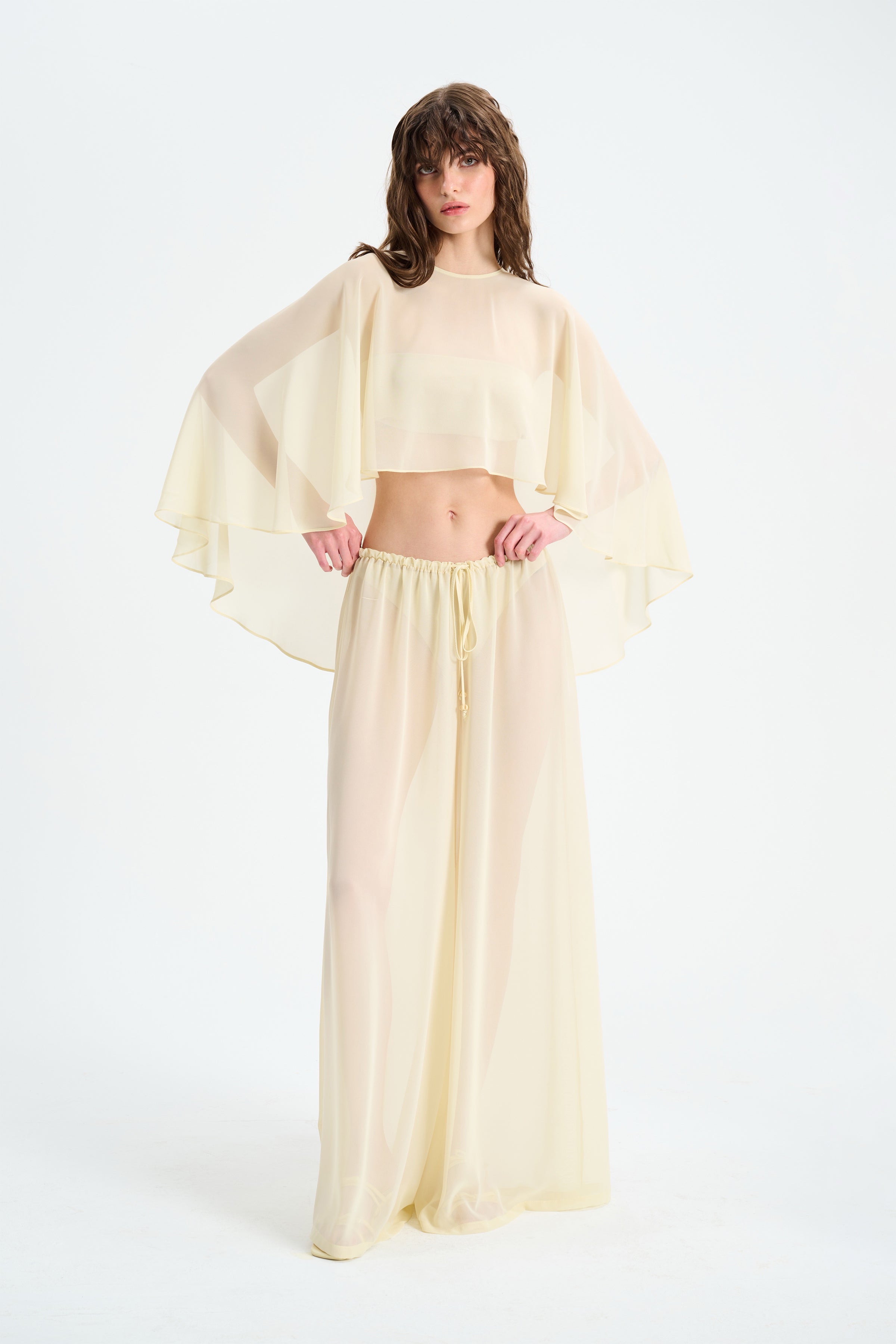 Summer PeleriN / Sari