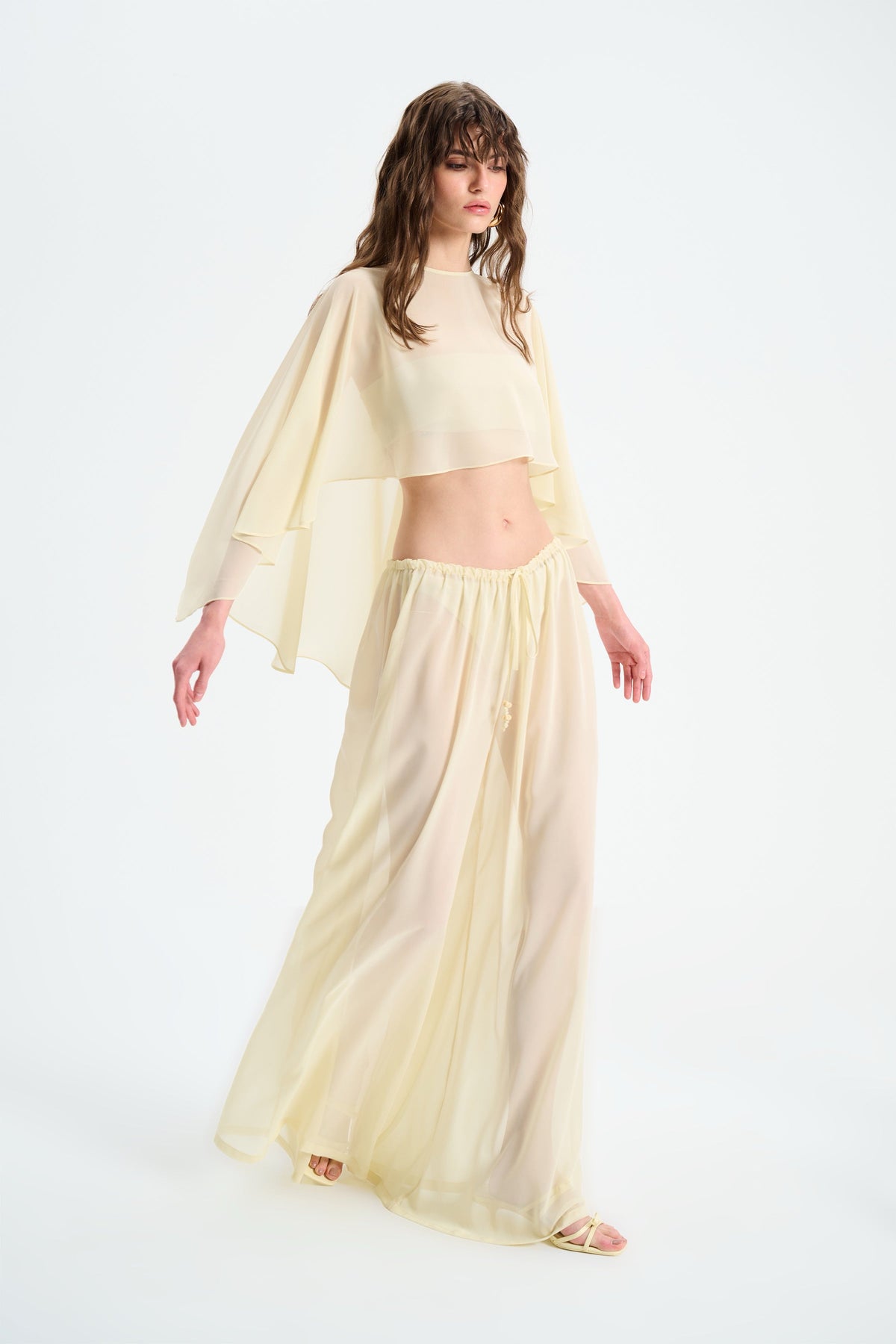 Summer PeleriN / Sari