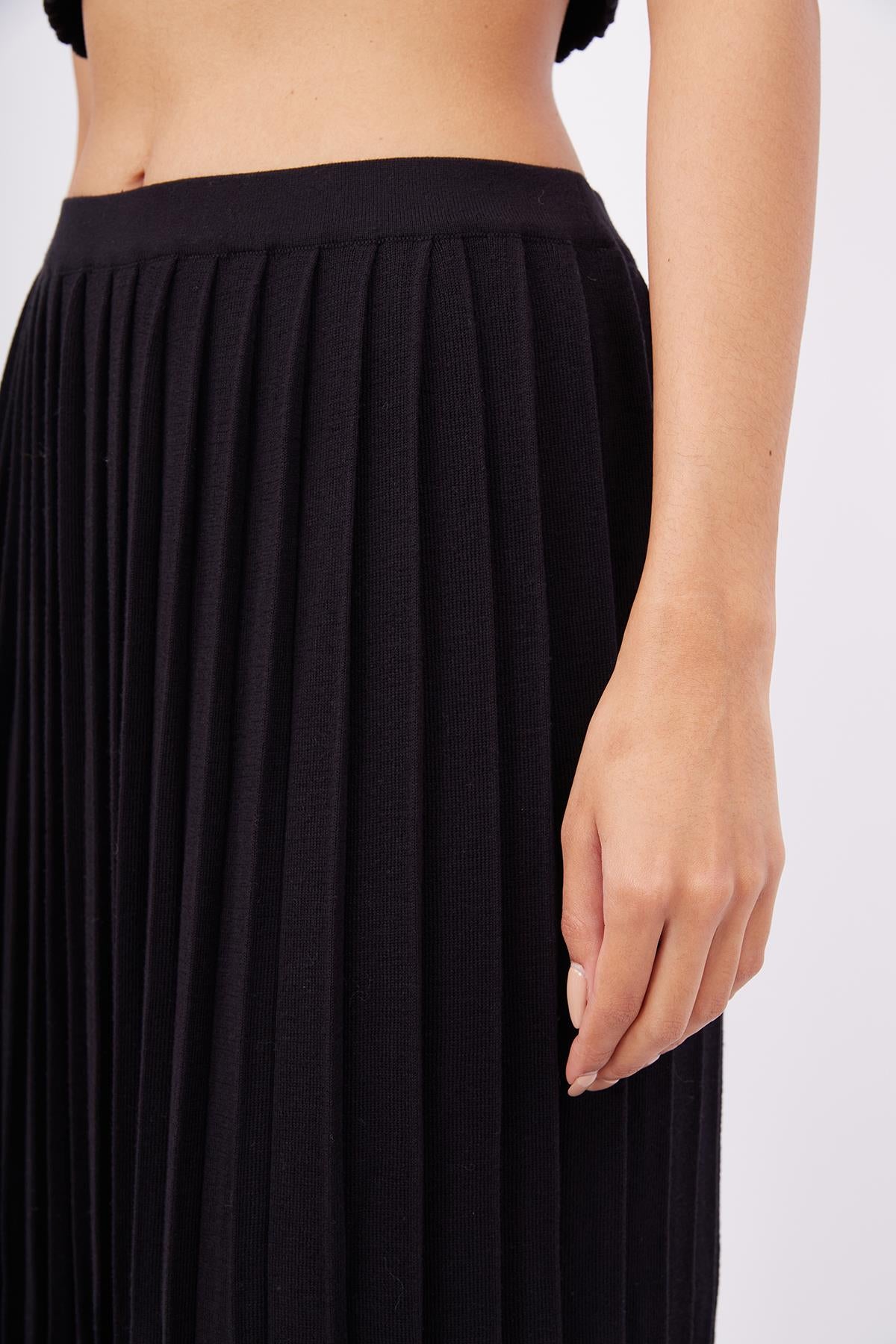 Peraluna-Maxi Skirt Maxi Boy Pileli Kadın Triko Etek Siyah-Etek-3-milagron.live