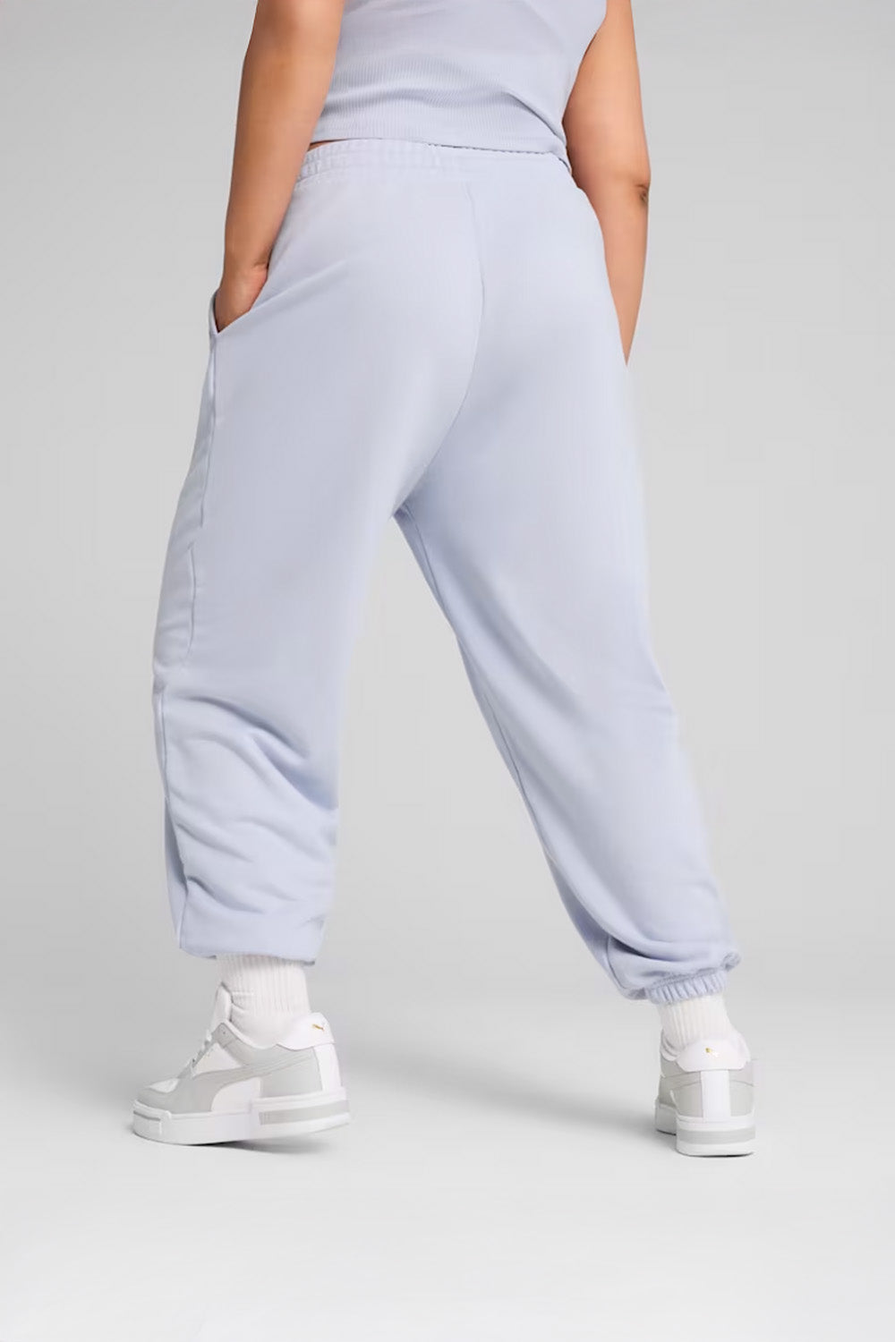 Puma-ESS Relaxed Sweatpants op Modern-Eşofman-4-milagron.live