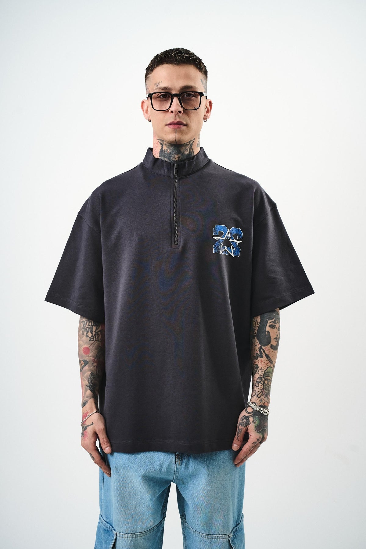 Erkek 22 Baskılı Yarım Fermuarlı Oversize T-Shirt Füme