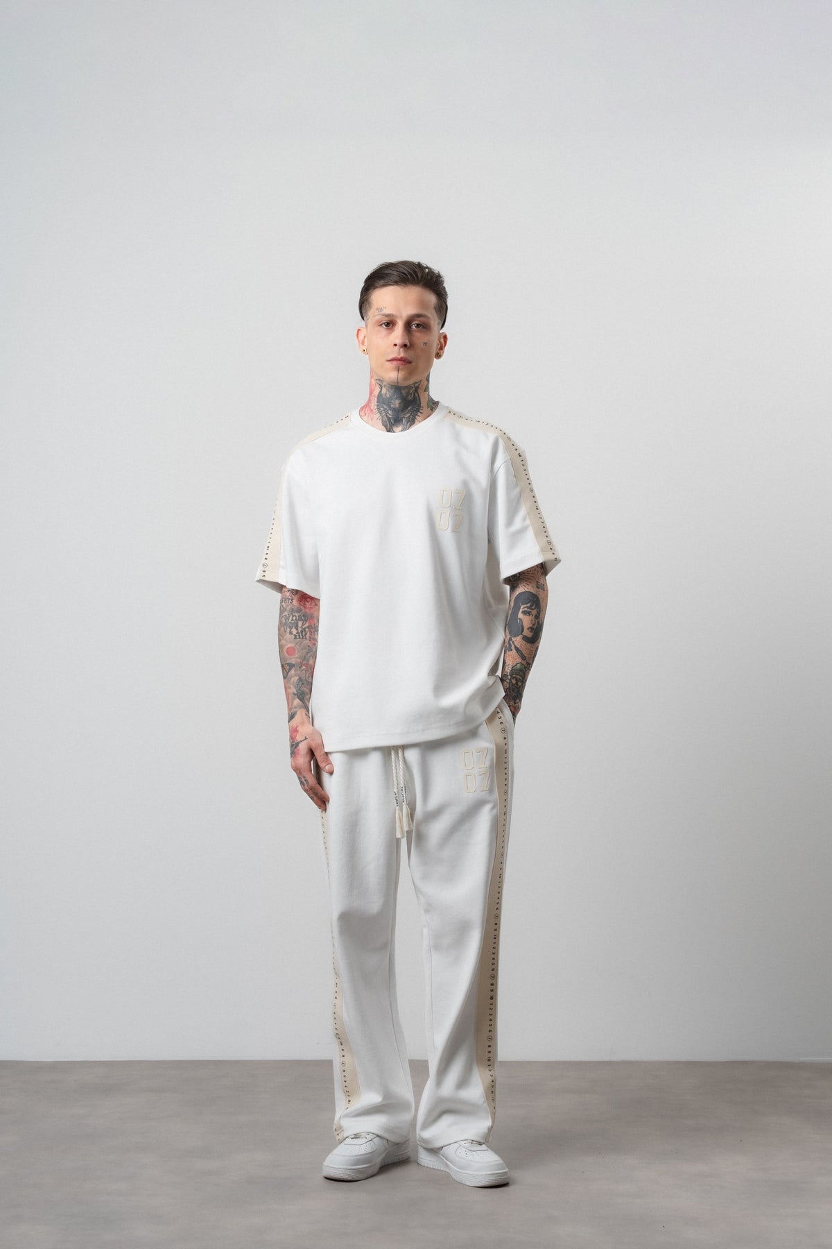 Erkek 07 Şerit Detaylı Regular Fit Eşofman Takımı Ekru