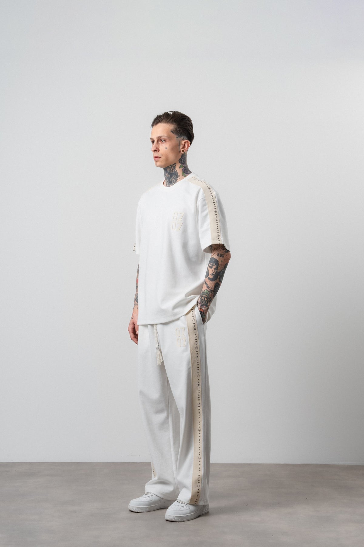 Erkek 07 Şerit Detaylı Regular Fit Eşofman Takımı Ekru