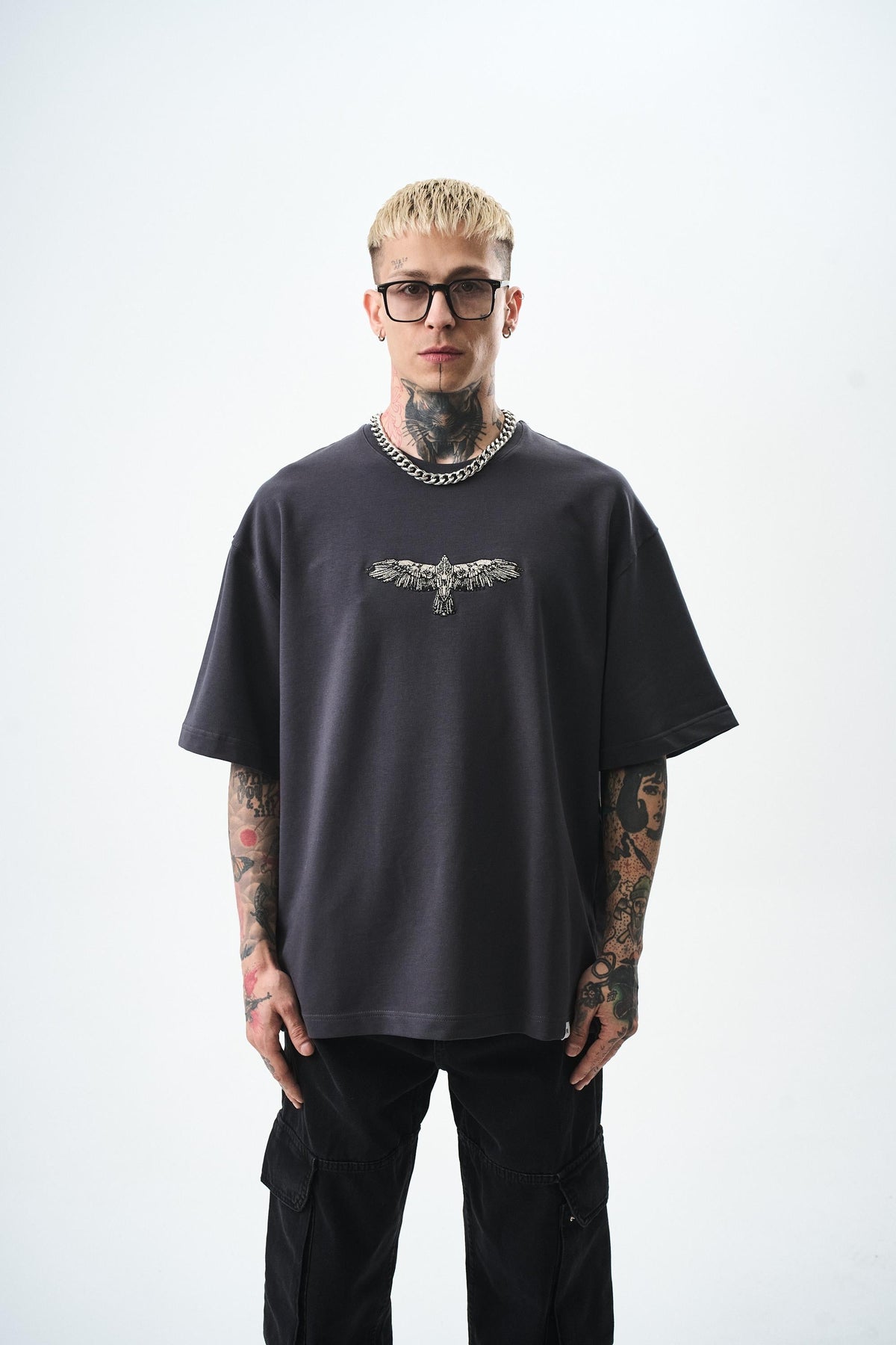 Erkek Feel Nakış Detaylı Oversize T-Shirt Füme