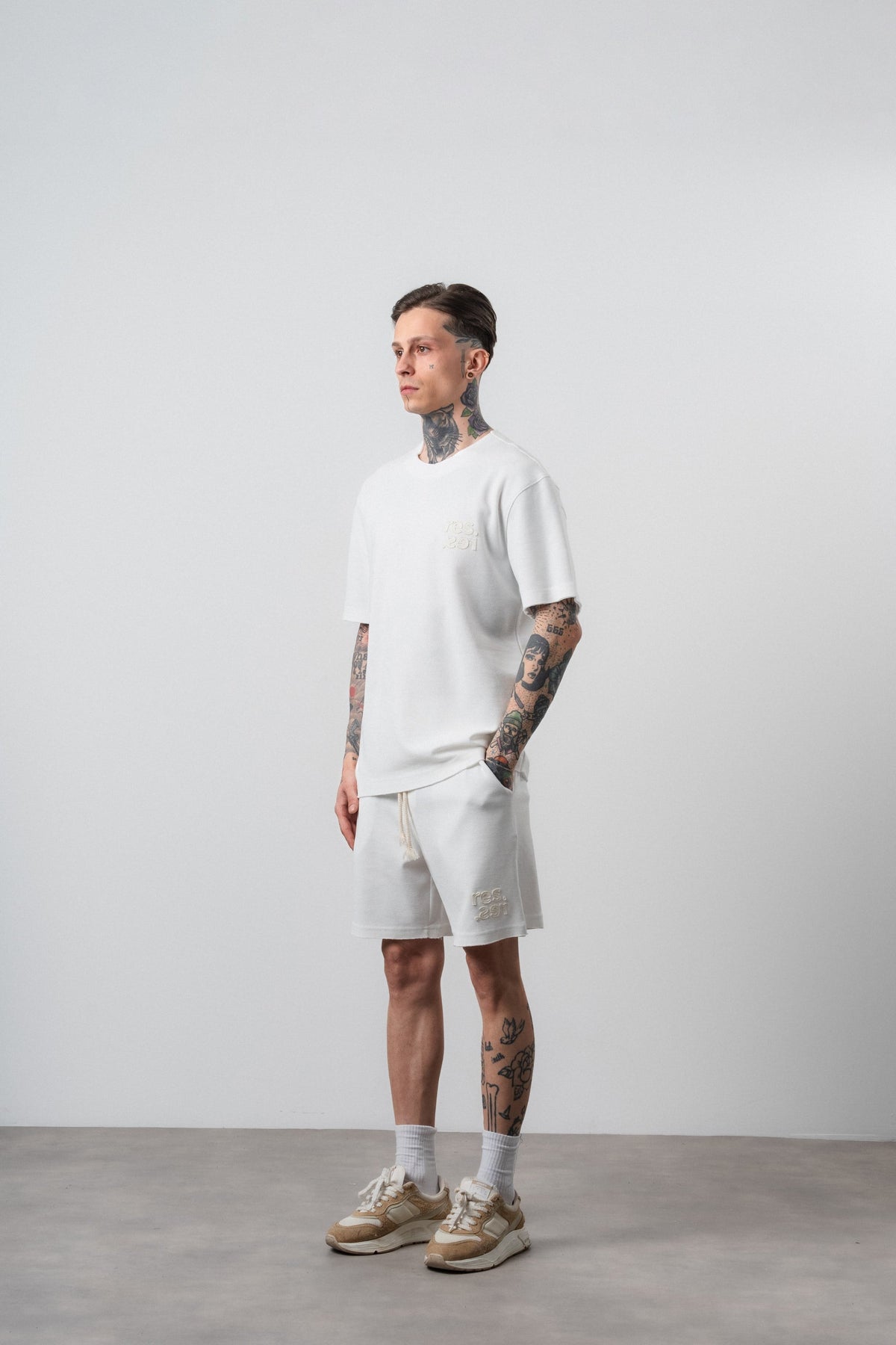 Erkek Pis Dikişli Regular Fit T-Shirt Şort Takım Ekru