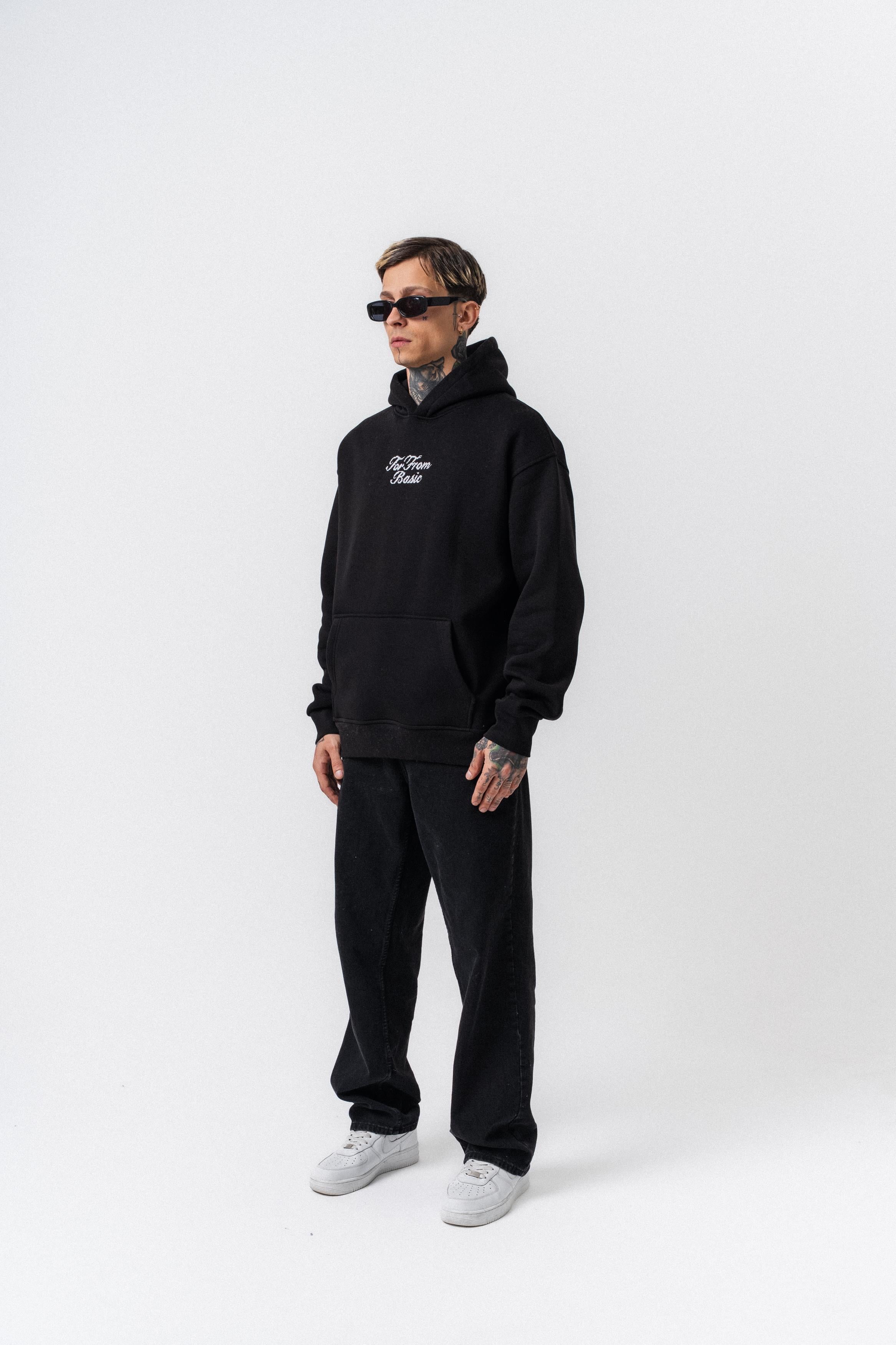 Erkek Far From Basic Nakışlı Kapüşonlu Oversize Hoodie Siyah