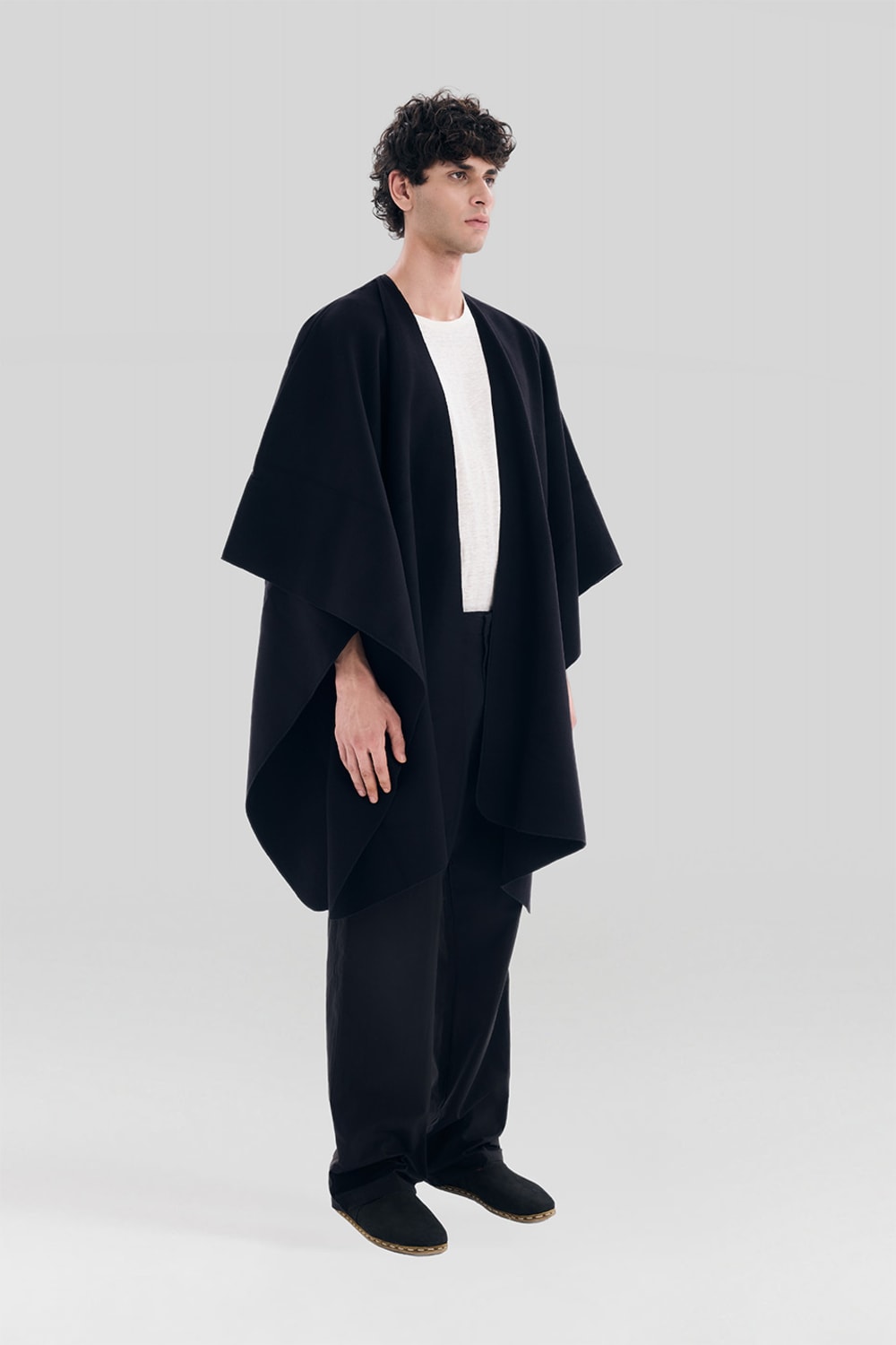Sertaç Taşdelen-Siyah %100 Yün Çift Taraflı Omuz Oversized Erkek Panço Model R 03-Panço-2-milagron.live