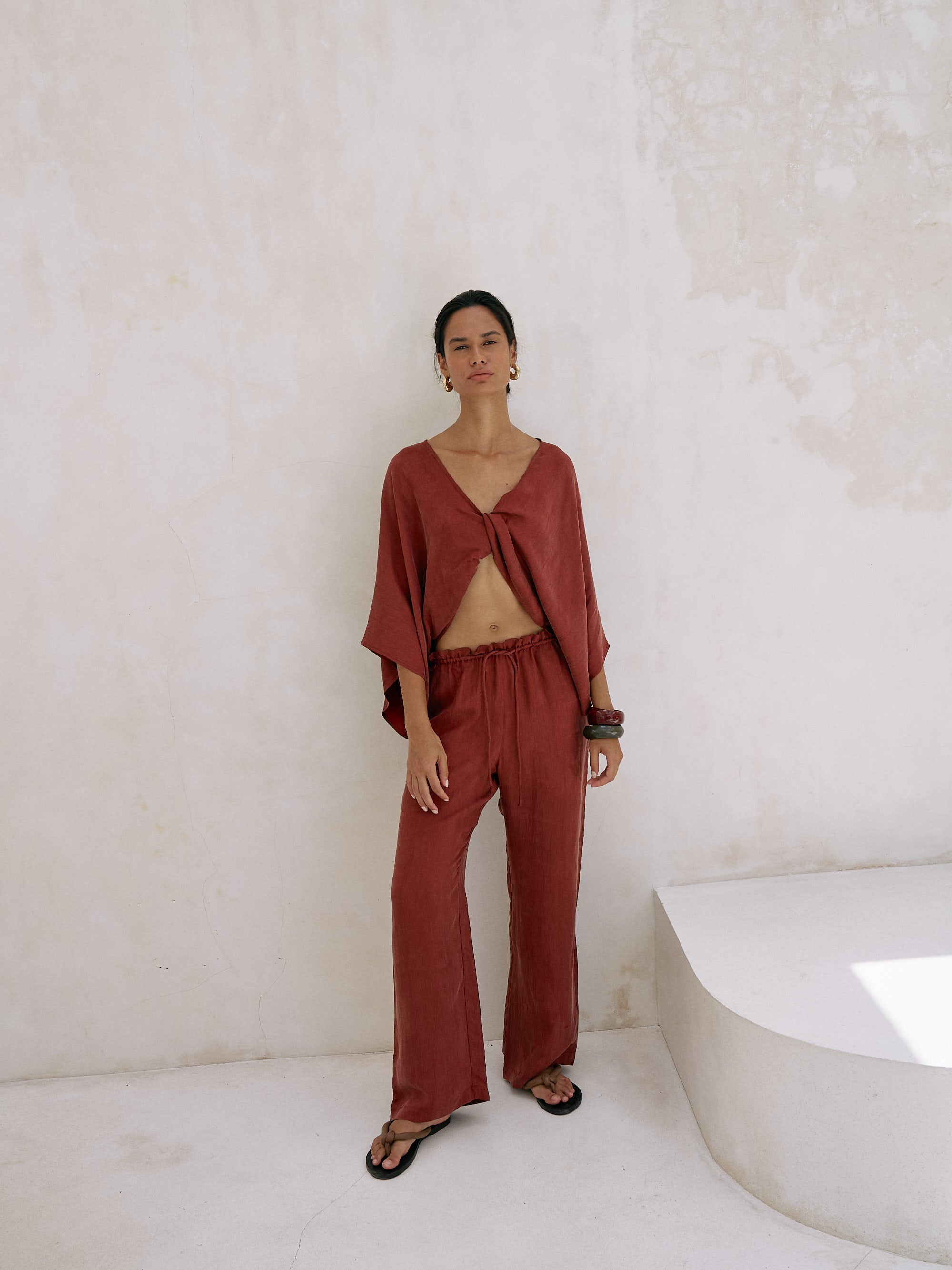 The Handloom-Lucid Knot Top Burgundy-Gömlek-1-milagron.live