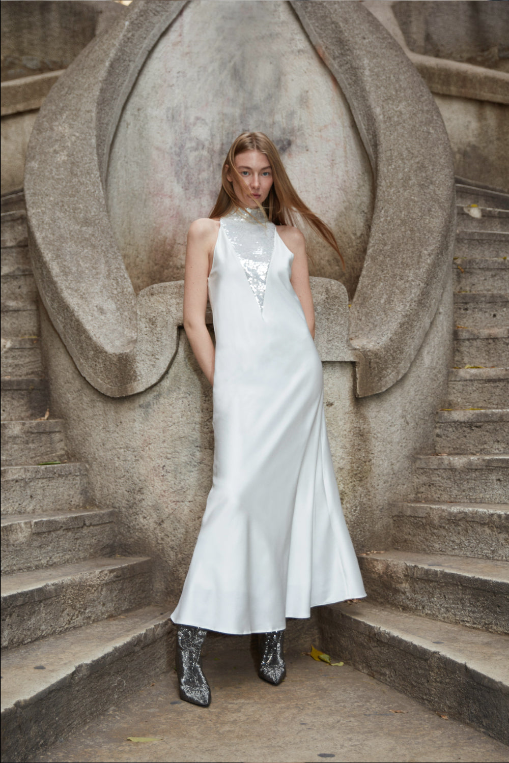Zeynep Mayruk-Swan Dress-Elbise-7-milagron.live