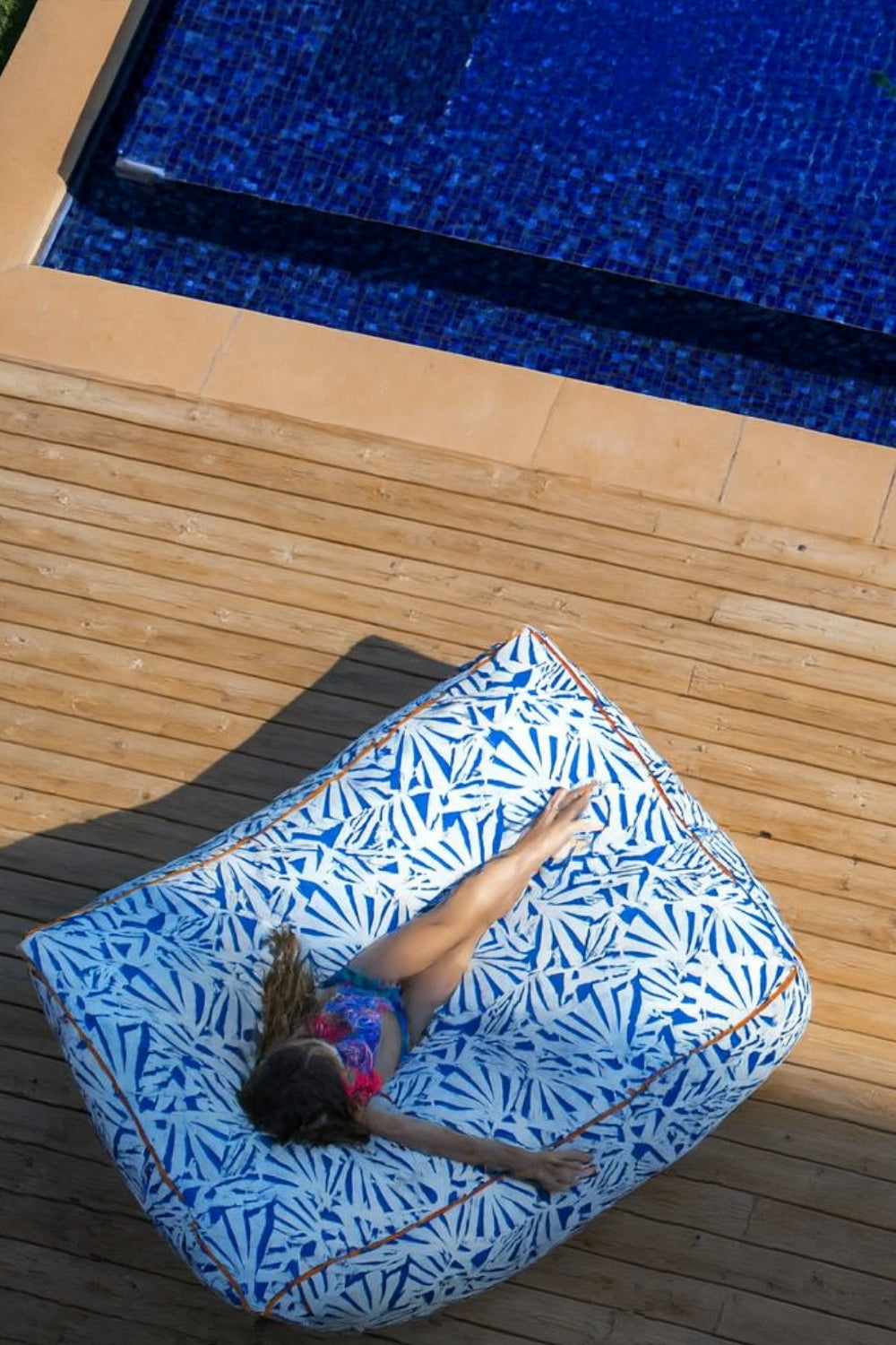 Livingstore Belize Il Lounger | Shell Blue Renk Zarif Dinlenme Pufu - 1