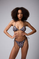Üçgen Bikini Altı - 2