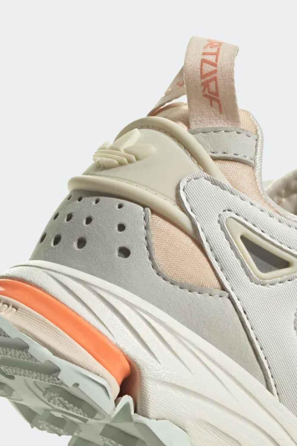 Adidas-Hyperturf Adventure Sneaker-Sneakers-9-milagron.live