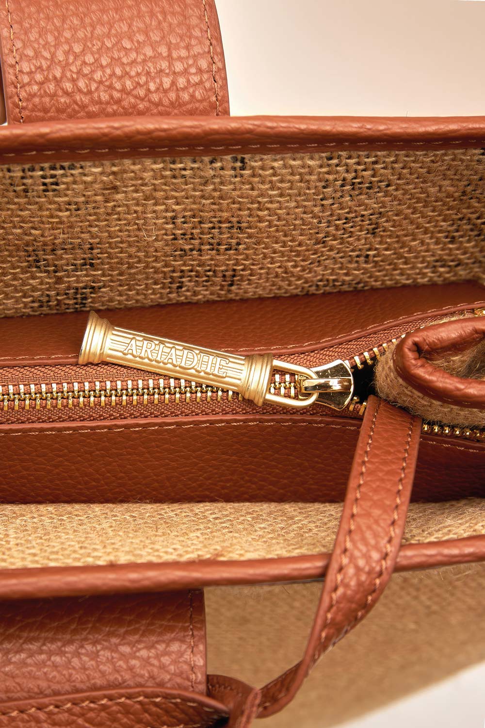 Minos Cognac - 4