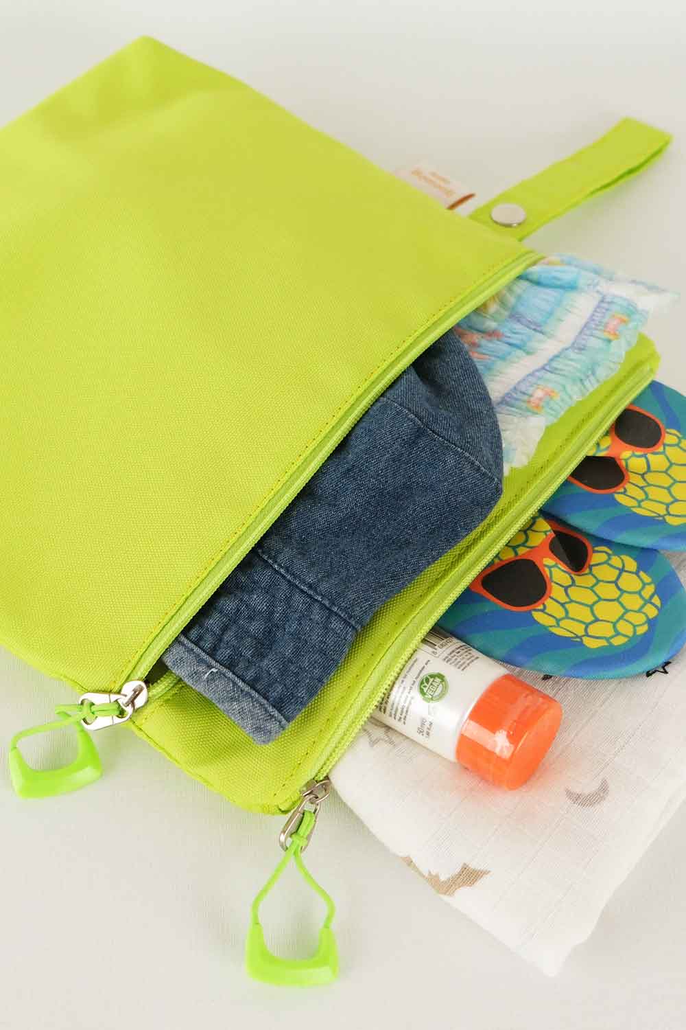 Atelier Bomonti-Mami Kids Wet&dry Su Geçirmez Islak Kuru Kirli Temiz Plaj Havuz Kreş Fonksiyonel Neon Yeşil Çanta-Omuz Çantası-4-milagron.live