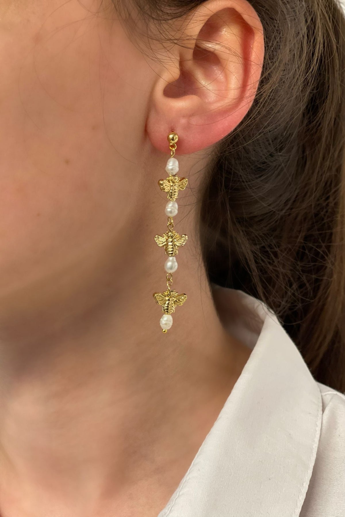 Berrin Özkan-Bee Love Pearl Drop Earrings-Küpe-2-milagron.live