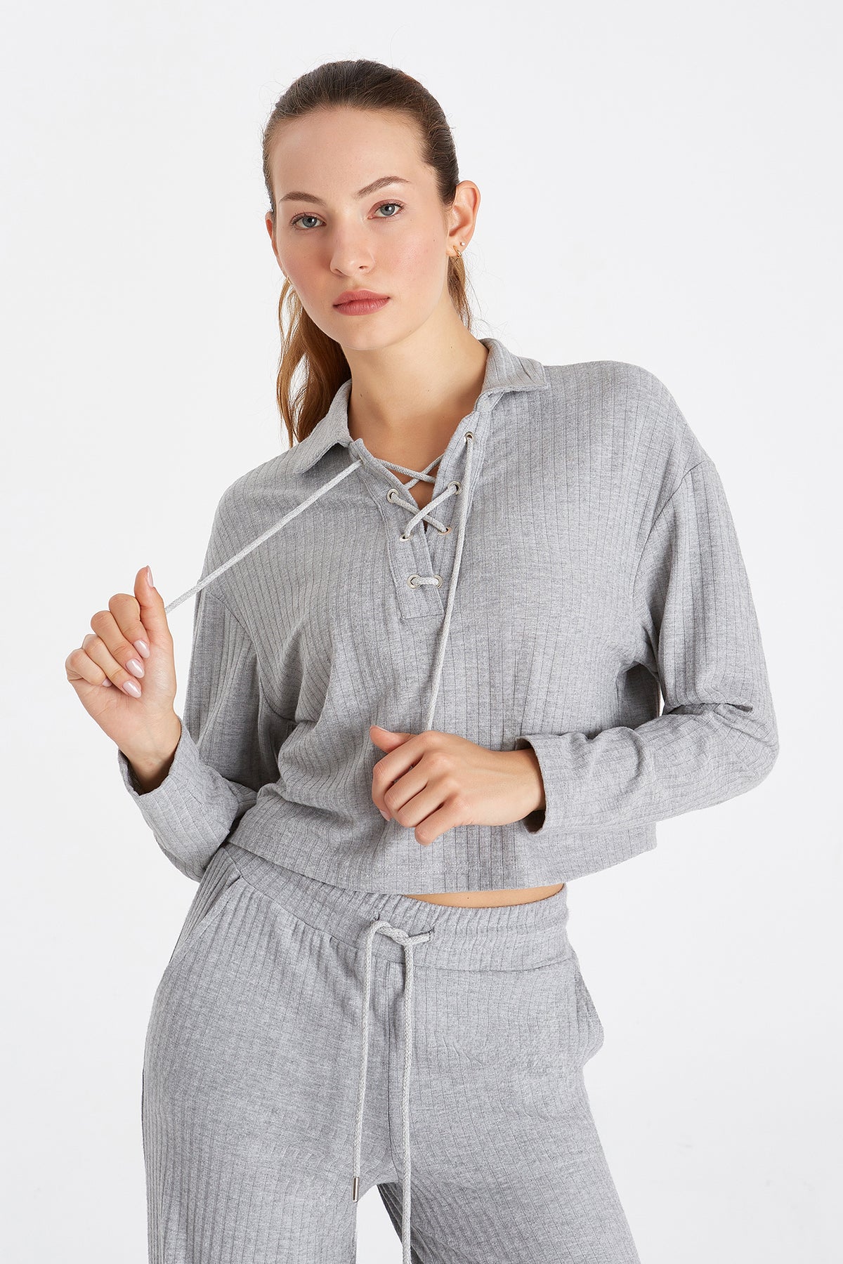 Boboist-Boboist Eva Sweatshirt Eva Bağcık Detaylı Sweatshirt-Sweatshirt-1-milagron.live