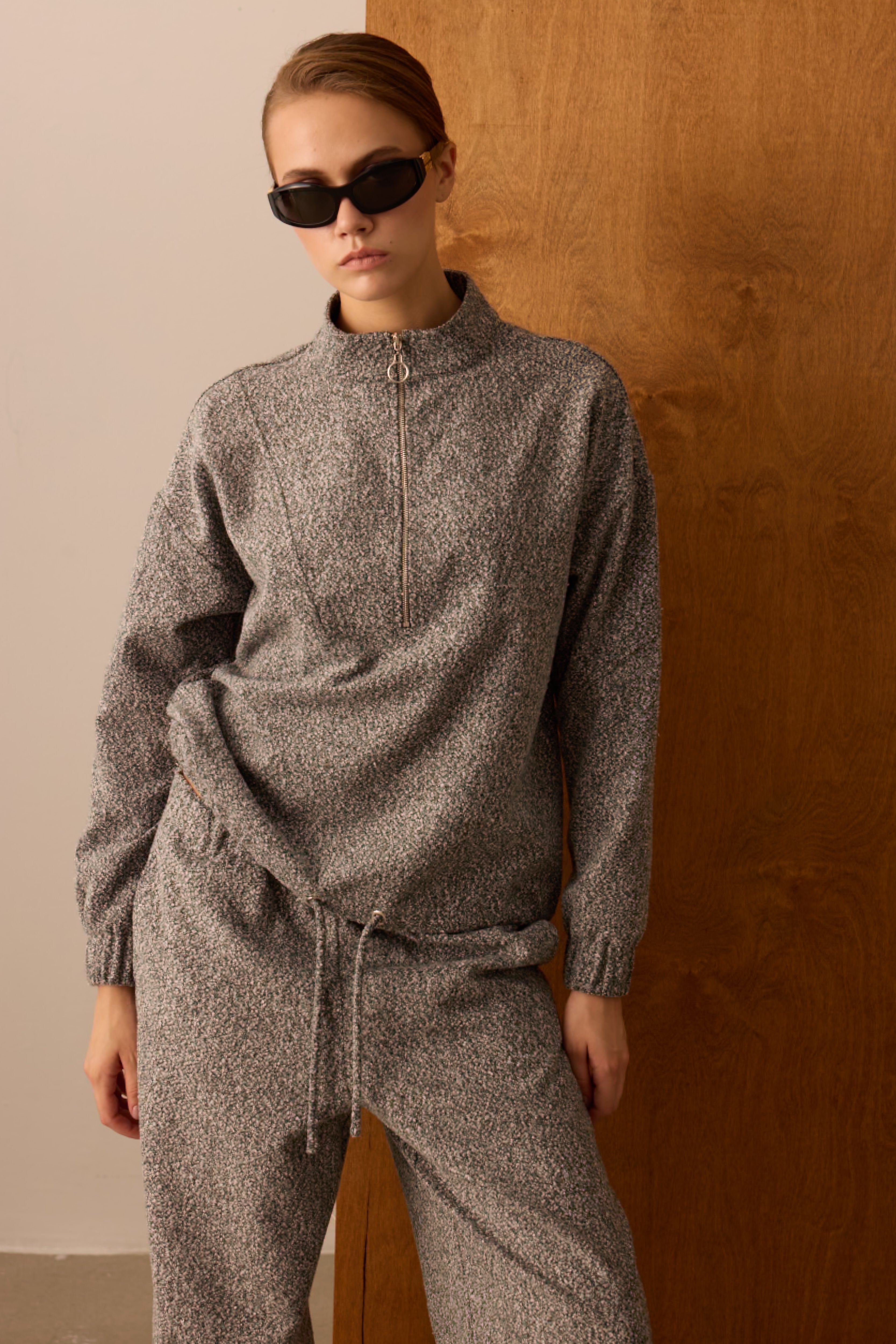 Diagonal-Fermuarlı Gri Sweatshirt-Sweatshirts & Hoodies-2-milagron.live
