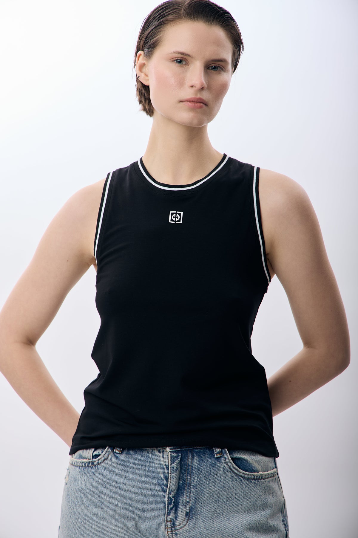Diagonal-Kontrast Çizgili Ribanalı Atlet-T-Shirts-1-milagron.live