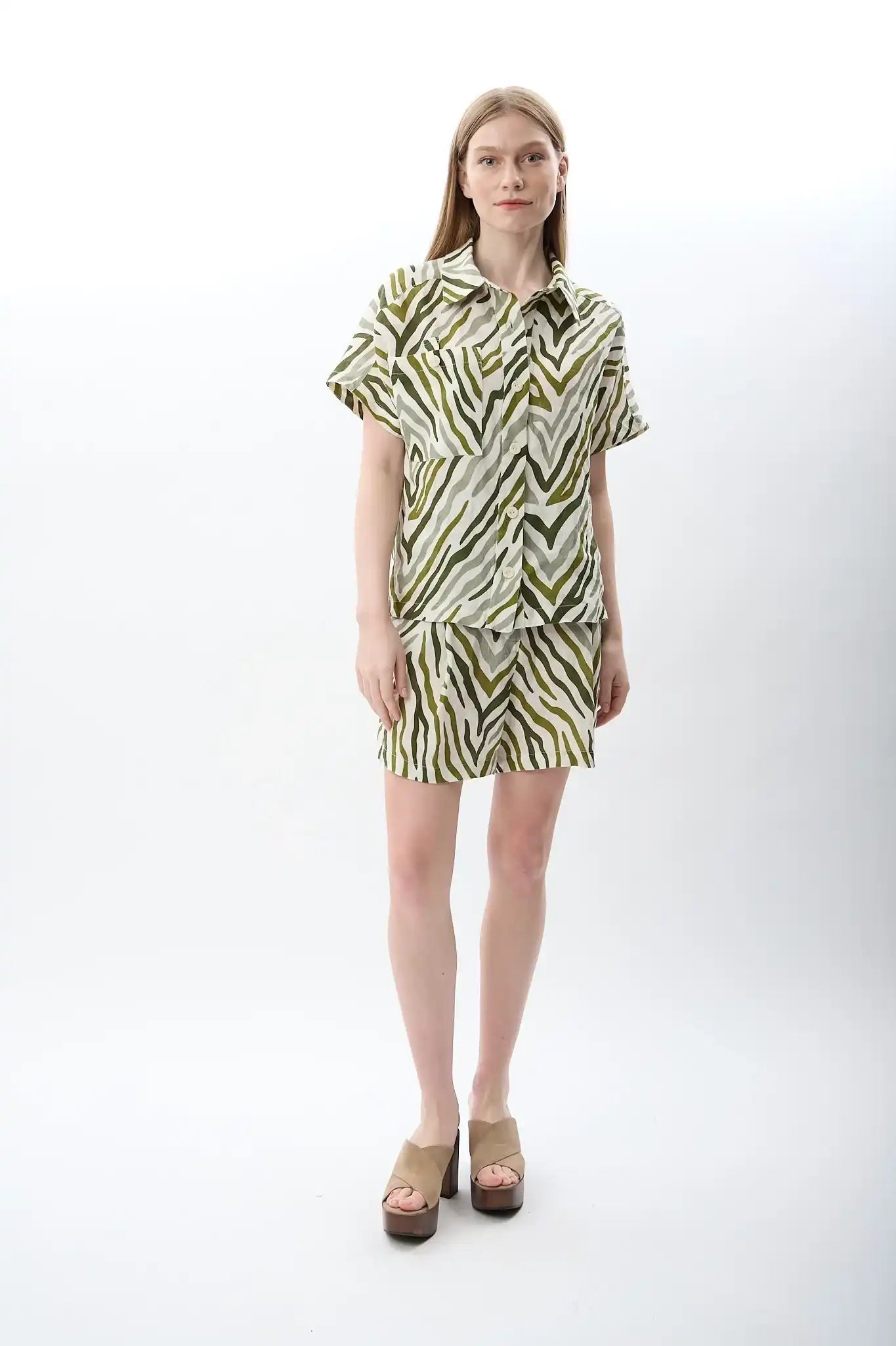 Zebra Desenli Kısa Şort (Haki)
