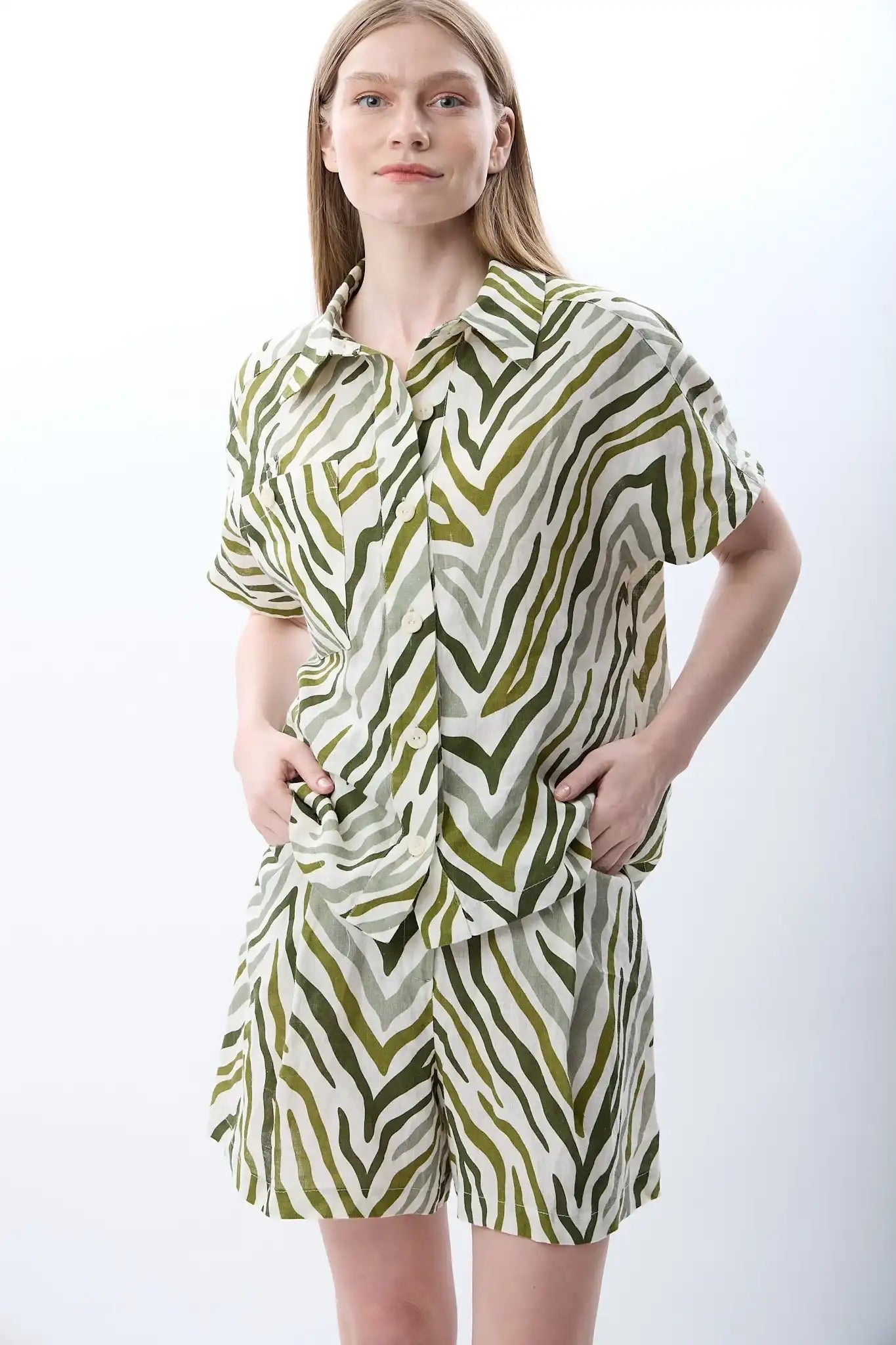 Zebra Desenli Kısa Şort (Haki)