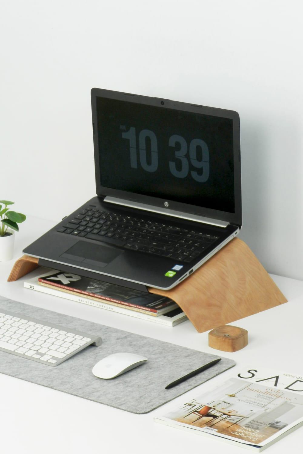 Fagus Wood-Dayanıklı Ahşap Notebook Yükseltici ve Tutucu Masa Üstü Laptop Standı (Kayın)-Laptop Standı-1-milagron.live