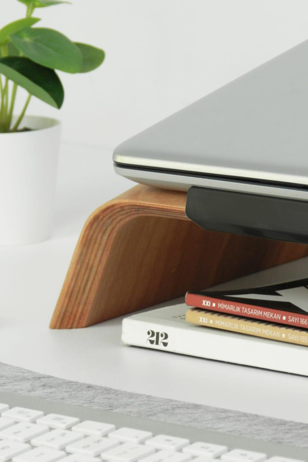 Fagus Wood-Dayanıklı Ahşap Notebook Yükseltici ve Tutucu Masa Üstü Laptop Standı (Kayın)-Laptop Standı-6-milagron.live