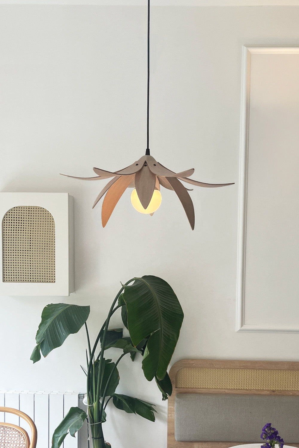 Fagus Wood-Lotus Avize – Ahşap Modern Ve Minimal Tasarım Avize, İskandinav Salon Ve Oturma Odası Aydınlatması (Açık Meşe)-Avize-1-milagron.live