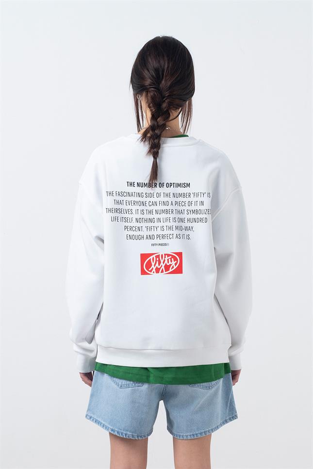 Kadın Beyaz Oversize Sırt Baskılı Sweatshirt