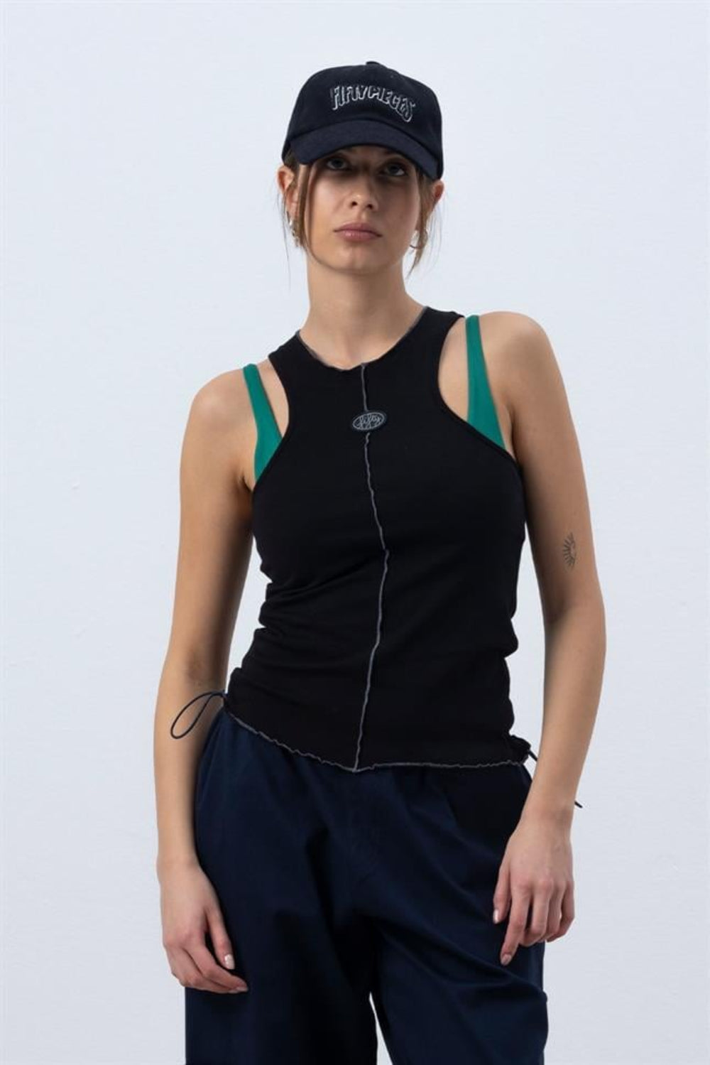 Fifty Pieces-Siyah Core Kontrast Dikişli Halter Yaka Atlet-Top-1-milagron.live