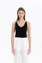 GMG Firenze-V Yaka Slim Fit İnce Askılı Triko Kadın Atlet-Summer'25-5-milagron.live