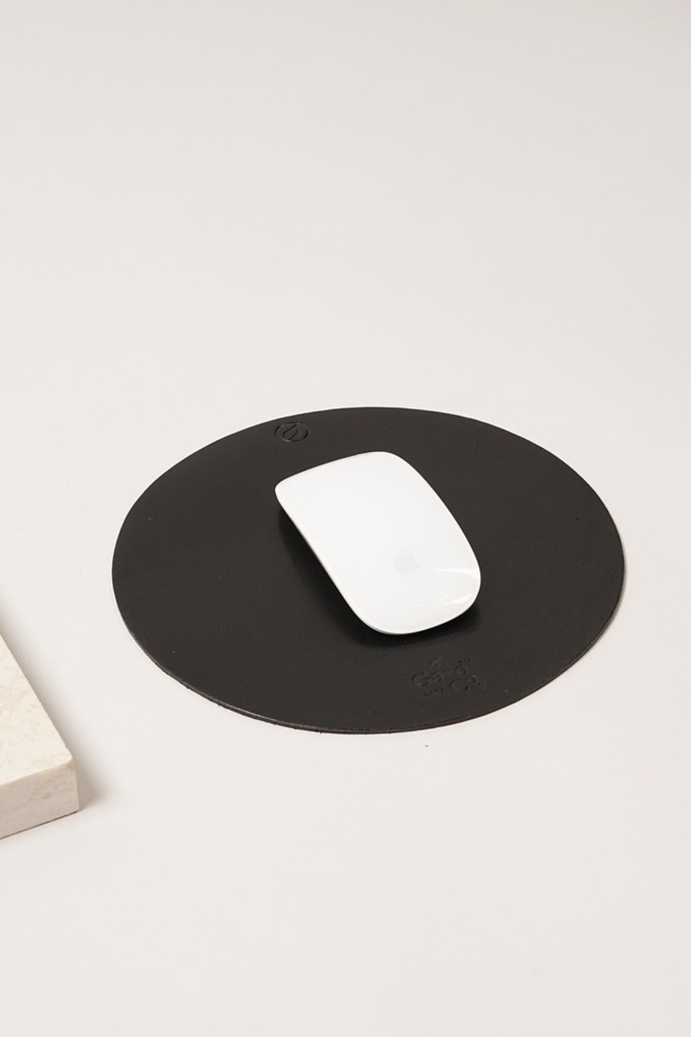 Gard And Co-1. Sınıf Hakiki Deri Mouse Pad Yuvarlak-Mouse Pad-1-milagron.live