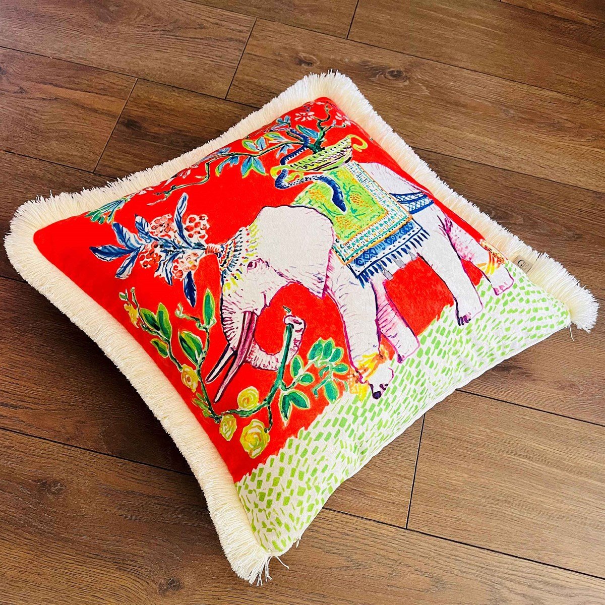 Dekoratif Fil Desenli Kadife Kırlent Kılıfı ( 45 cm x 45 cm )